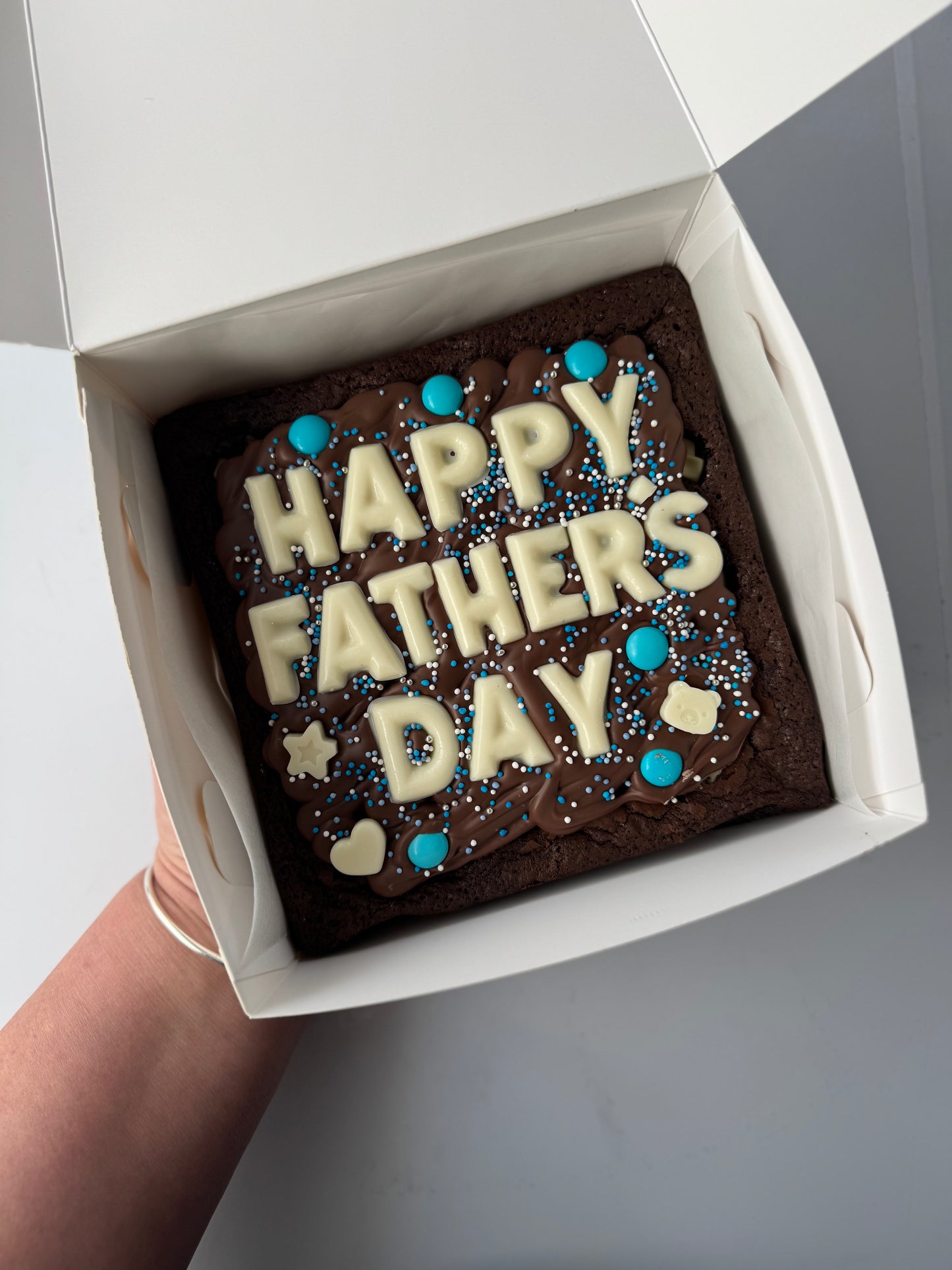 FATHER'S DAY PERSONALISED BROWNIE/BLONDIE (standard 18cm X 18cm)