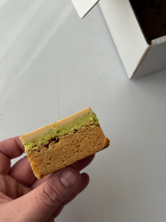 VIRAL DUBAI BLONDIE